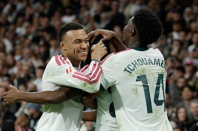 Mourinho phải phá bỏ công thức cũ để hạ Barca