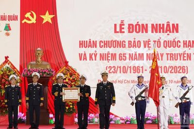 [Ảnh] Lễ truy tặng danh hiệu Anh hùng Lực lượng vũ trang nhân dân và đón nhận huân chương bảo vệ tổ quốc hạng Nhì Lữ Đoàn 125, Vùng hải quân 2