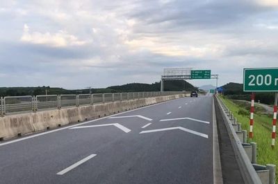 Hoàn thành rà soát hệ thống báo hiệu tại 4 vị trí trên cao tốc bắc-nam phía đông