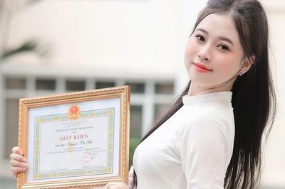 Bỏ việc ổn định, cô gái quê Bắc Ninh thi lại đại học và trở thành thủ khoa đầu ra