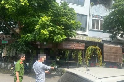 Thiếu tiền tiêu xài, người đàn ông nảy ý định thuê xe ô tô rồi mang đi cầm cố