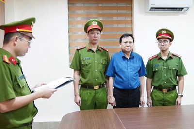 Bắt tạm giam Bí thư Đảng ủy, Chủ tịch HĐND, Chủ tịch UBND xã Hợp Kim