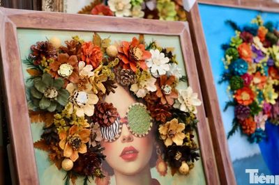 Quả thông rụng tưởng bỏ đi, người phụ nữ nhặt về tạo 'siêu phẩm' Đà Lạt