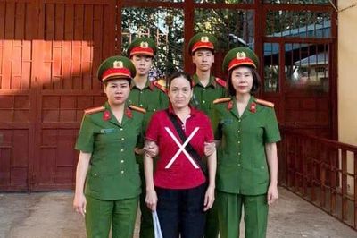 Bắt giam một phụ nữ đăng nhiều video lên mạng xã hội gây ảnh hưởng uy tín lãnh đạo tỉnh Sơn La
