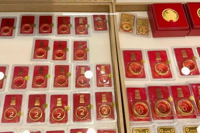 Giá vàng tiếp tục giảm