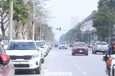 Đề xuất thu phí trông giữ xe trên lòng đường, vỉa hè: Cao nhất 30.000 đồng/lượt
