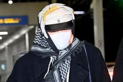 G-Dragon trùm kín mít đến Hà Nội