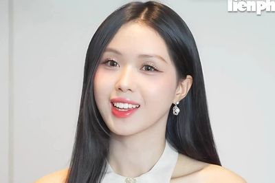 Cô gái tốt nghiệp xuất sắc ĐH Ngoại thương: 'Tự tin về tri thức, tôi mới dám thi Hoa hậu Việt Nam'