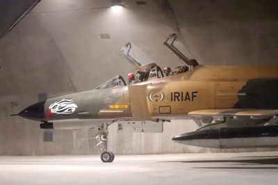Iran khôi phục căn cứ không quân ngầm bất chấp không kích