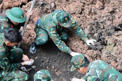 Thêm 12 bộ hài cốt liệt sĩ được tìm thấy tại Công viên Lê Thị Riêng