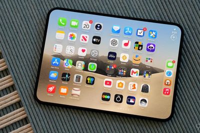 iPhone Duo bị phàn nàn quá nóng khi sử dụng, đánh giá thực tế hé lộ gì?