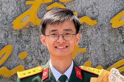 Thủ khoa Học viện Quân y được phong hàm thượng úy ngay sau khi tốt nghiệp