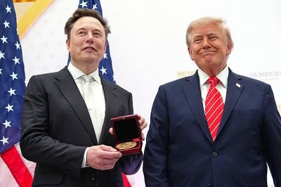 Elon Musk tính sáp nhập Tesla và SpaceX trước khi ông Trump rời Nhà Trắng