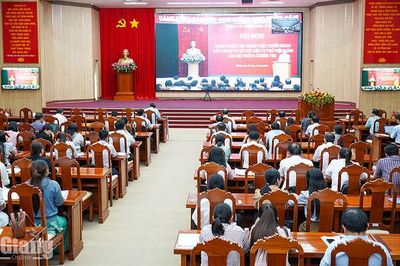 Xây dựng cơ sở dữ liệu vị trí việc làm trong toàn hệ thống chính trị