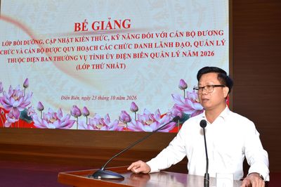 Bế giảng lớp bồi dưỡng kiến thức, kỹ năng cho cán bộ lãnh đạo, quản lý