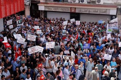 Tunisia: Biểu tình ở nhiều địa phương, cảnh sát phải sử dụng hơi cay