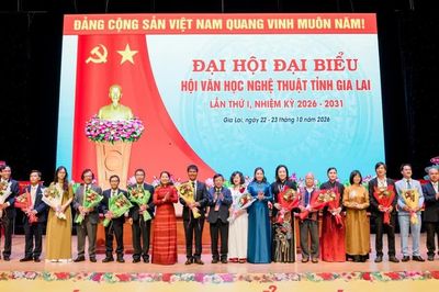 NSƯT Đặng Công Hưng được bầu giữ chức Chủ tịch Hội Văn học Nghệ thuật tỉnh Gia Lai khóa I