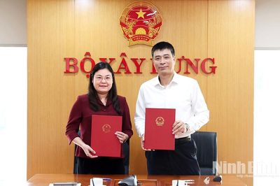 Bàn giao, tiếp nhận Trường Cao đẳng nghề Lilama 1 từ Bộ Xây dựng về UBND tỉnh Ninh Bình quản lý