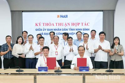 Ký thoả thuận hợp tác giữa UBND tỉnh Ninh Bình và Đại học Công nghiệp Hà Nội