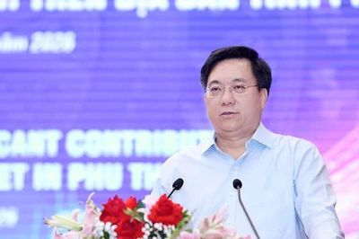 Tạo điều kiện để cộng đồng doanh nghiệp phát triển ổn định, bền vững, đóng góp ngày càng lớn vào mục tiêu tăng trưởng 2 con số của tỉnh