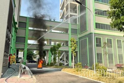 Hơn 100 người tham gia thực tập chữa cháy, cứu nạn, cứu hộ tại Trung tâm Y tế khu vực Bình Xuyên
