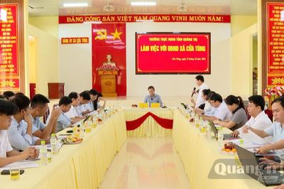 Thường trực HĐND tỉnh làm việc với xã Cửa Tùng