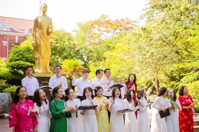 Nửa thế kỷ rời mái trường xưa