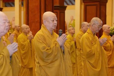 Chư Tăng TP.HCM Bố-tát, thính giới chung thường kỳ tại Việt Nam Quốc Tự
