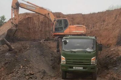 Phú Thọ: Khởi tố giám đốc doanh nghiệp khai thác đất trái phép