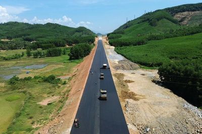 Bộ Xây dựng yêu cầu bổ sung nguồn lực, xử nghiêm nhà thầu chậm, bứt tốc giải ngân