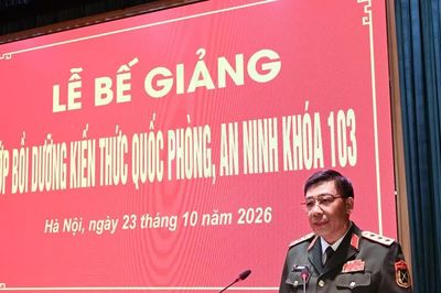 Bế giảng Lớp bồi dưỡng kiến thức quốc phòng, an ninh khóa 103