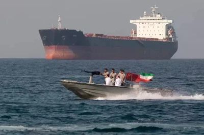 Thấy gì từ học thuyết quân sự 'tiến công và bất đối xứng' mới của Iran?