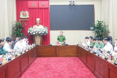 Tháo gỡ vướng mắc, thúc đẩy triển khai Đề án 06