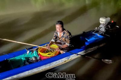 Bắt quả tang đối tượng khai thác tận diệt trên sông Gành Hào