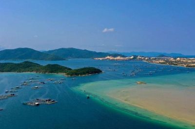 Tìm thấy nơi đón ánh nắng đầu tiên của Việt Nam, vùng biển trong vắt đẹp như tranh, đi bộ hơn 11 km mới tới