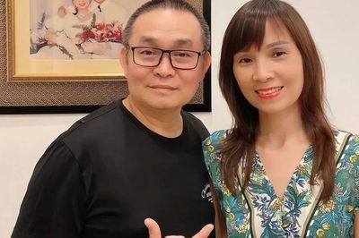 Ảnh cưới cực hiếm thập niên 90 của 'Vua hài' Xuân Hinh và vợ 'Hoa hậu phố cổ'