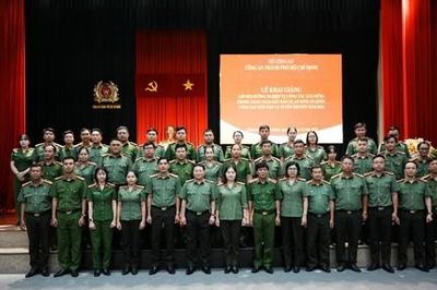 Công an TPHCM: Hơn 400 cán bộ dự lớp tập huấn công tác phong trào, dân vận, tuyên truyền