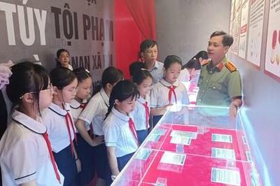 Trang bị kiến thức phòng tránh ma túy cho hơn 700 học sinh