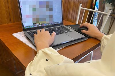 Sợ sót tin nhắn công việc, dân văn phòng trằn trọc đến 3-4h sáng