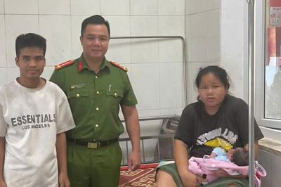 Đại úy công an hỗ trợ sản phụ chuyển dạ đến cơ sở y tế