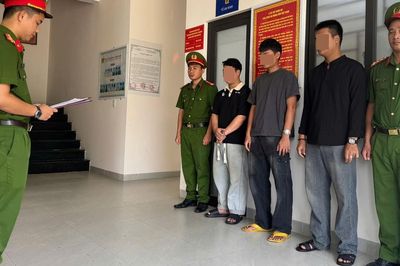 Khởi tố 3 thanh niên bắt giữ người trái pháp luật để ngăn nạn nhân trình báo