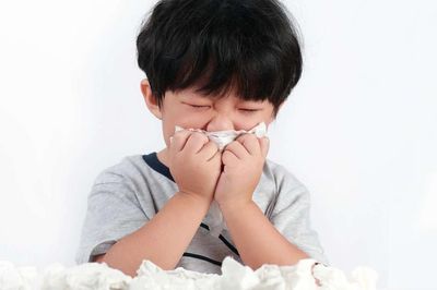 Áp xe hốc mắt ở trẻ: Cảnh giác biến chứng do viêm xoang