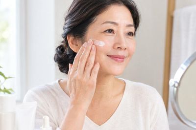 Quy trình chăm sóc da tốt nhất cho người trên 50 tuổi