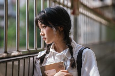 Vì sao trẻ tuổi teen đột nhiên ít tâm sự với cha mẹ?