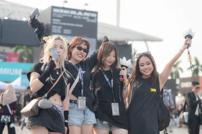Hàng chục nghìn khán giả đang đổ về sân Mỹ Đình xem concert BigBang