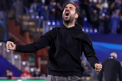 Fabregas cùng học trò làm nên lịch sử