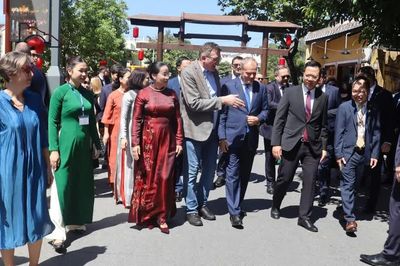 Thủ tướng Ba Lan Donald Tusk thăm Di sản văn hóa thế giới Đô thị cổ Hội An, Đà Nẵng