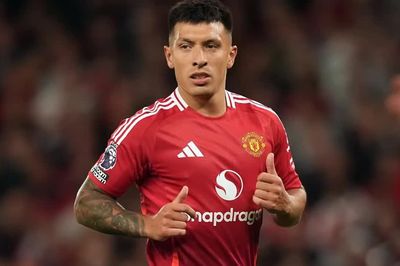 Barca muốn chiêu mộ Lisandro Martinez giá… 0 đồng
