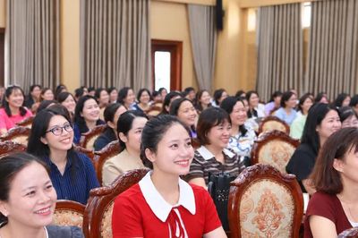 Để thầy trò cùng sử dụng tiếng Anh như thói quen hằng ngày
