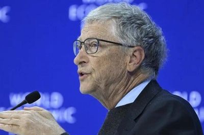 Tỷ phú Bill Gates cảnh báo AI có thể gây ra hai thập kỷ biến động kinh tế, xã hội